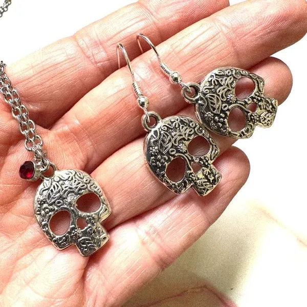 Silver tone skeleton necklace and earrings set Silver - Image 4