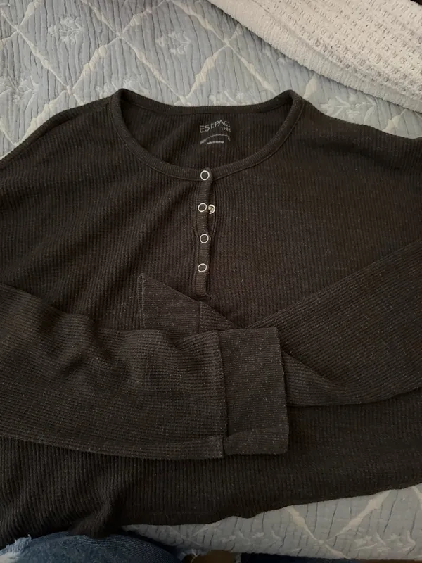 PacSun Pullover Cropped - Image 2