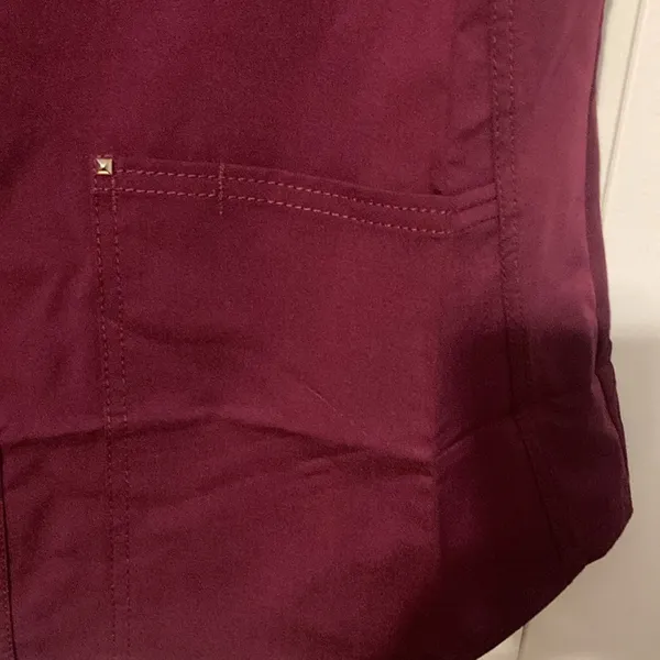 Scrub Star Women’s Size Small Wine Color Scrub Top NWOT - Image 5