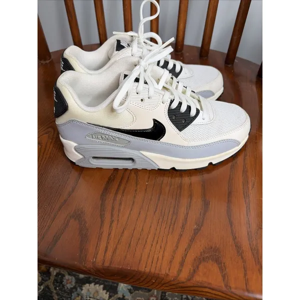 Nike Air Max 90 Essential 616730-111 Womens Sz 5 - Image 4