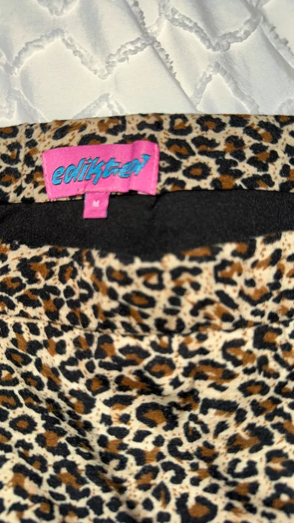 Edikted Skirt Tiered Mini Leopard Print - Image 2