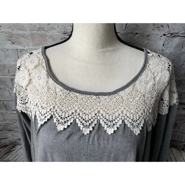 Umgee Womens Shirt L Long Sleeve Gray Shirt‎ Lace Top Casual - Image 2