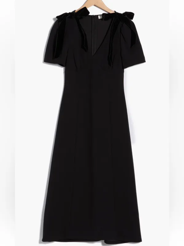 NWT Astr The Label Black V-Neck Bow Detail Midi Dress Size Small (S) - Image 3