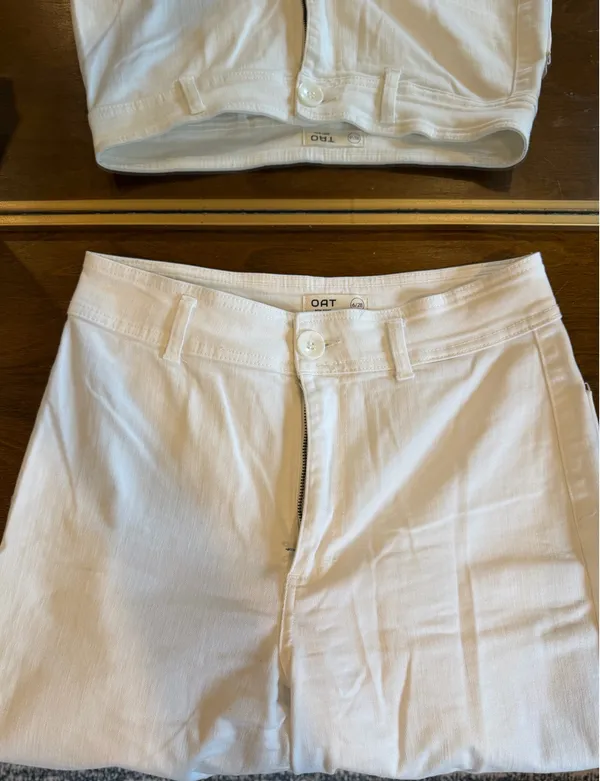 Wide Leg White Jeans Size 6 - Image 2
