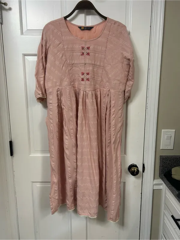 Vintage Women's Pink Embroidered Cotton Tunic Dress - Image 2