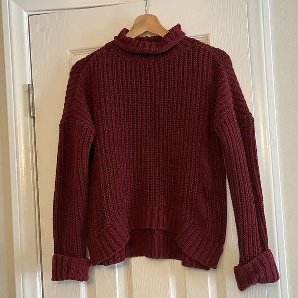 Express Maroon Turtleneck Sweater. In good Condition. Soft & Cozy. Size S. - Image 2