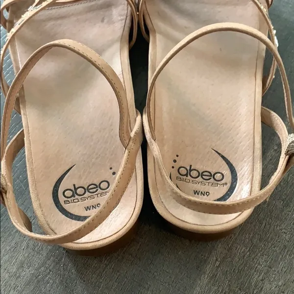 Abeo tan embellished comfort sandals size 9 - Image 3