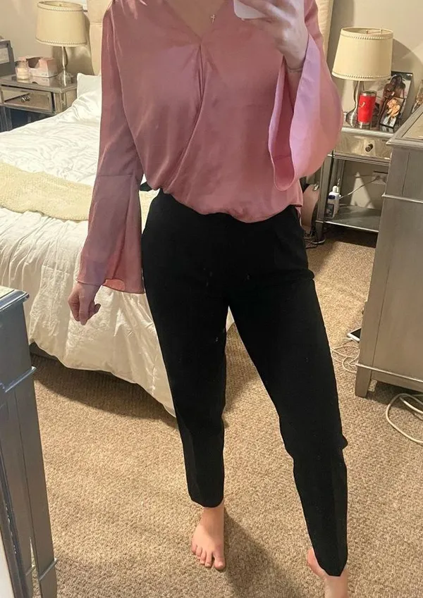 White House Black Market pink satin long sleeve blouse! - Image 3
