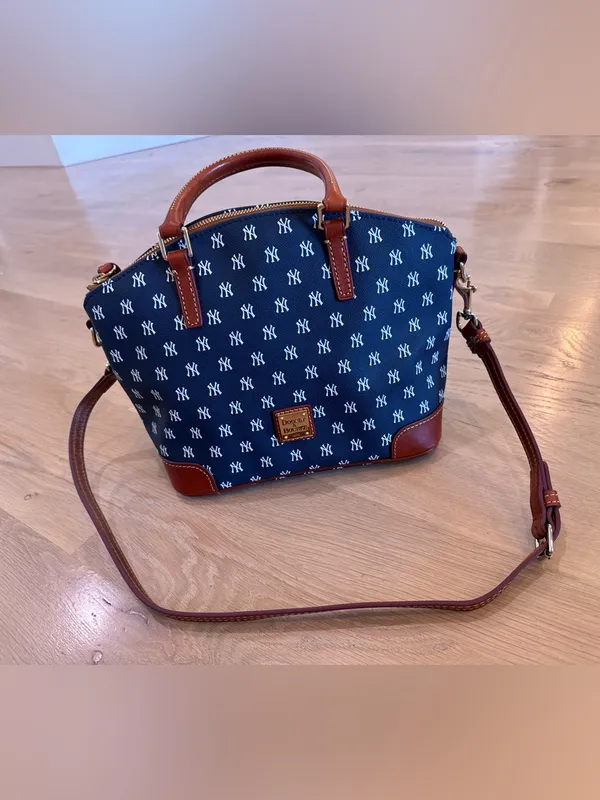 Dooney and Bourke MLB New York Yankees domed zip satchel - Image 3