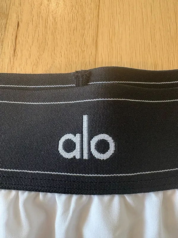 Alo Yoga White Match Point Skirt - Image 2