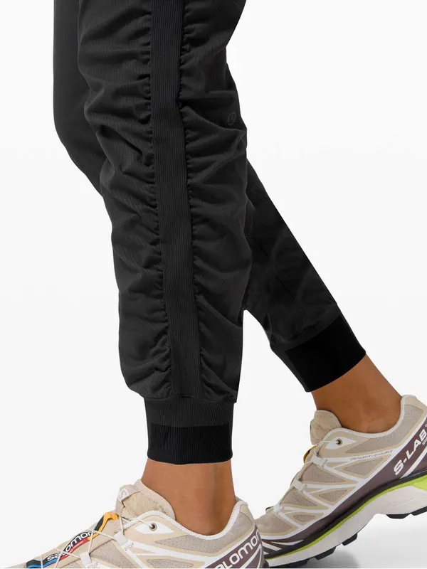 Lululemon Beyond the Studio Jogger Black Size 8 - Image 4