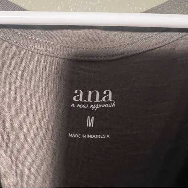 A.n.a. Women's Size Medium T-Shirt V-Neck Short‎ Sleeve Dark Army Green Cotton - Image 10