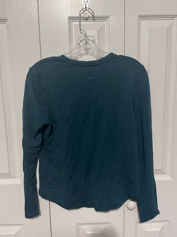 Lululemon Fleece Turquoise Long Sleeve Basic Size Medium - Image 2