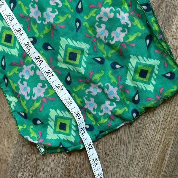 Green Geometric Print Infinity Scarf Lightweight Loop Scarf EUC - Image 4