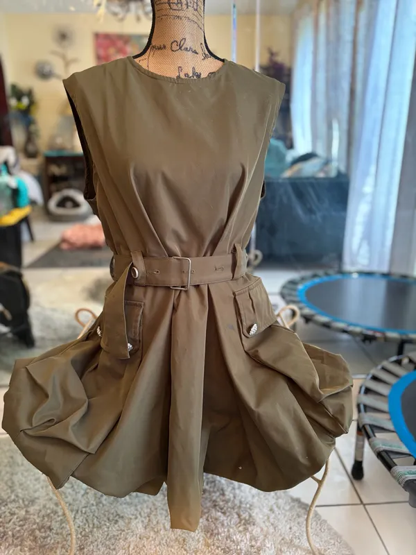 Super stylish dress size Lg Brown - Image 4