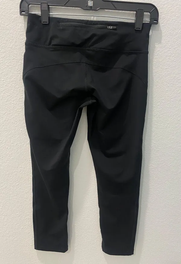 Black Cropped Leggings Size Xs - Image 6