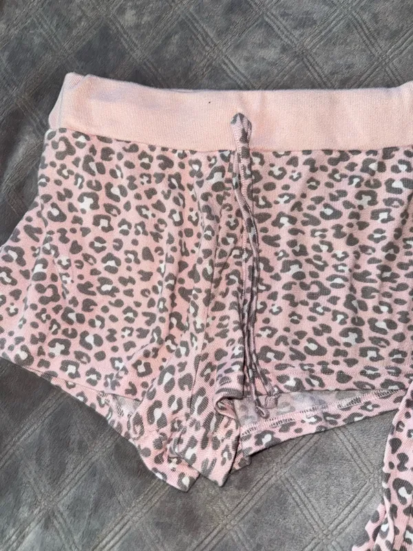 Short women’s pajama set pink size M - Image 6