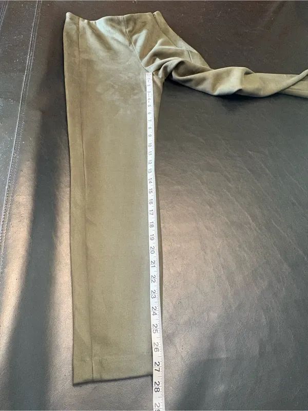 Banana Republic Devon Faux Suede Pants/Leggings in an olive green shade size 4 - Image 9