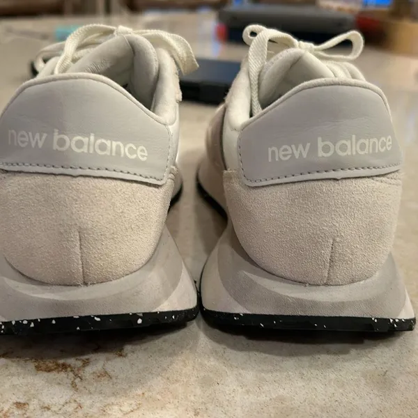 New balance 237 white gray matter size 6 new - Image 3