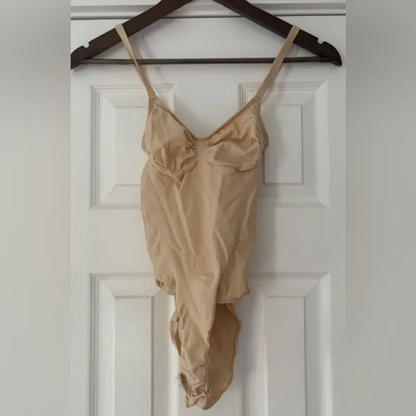 SKIMS Cream Seamless Sculpt Brief Bodysuit Size‎ Medium NWOT - Image 3