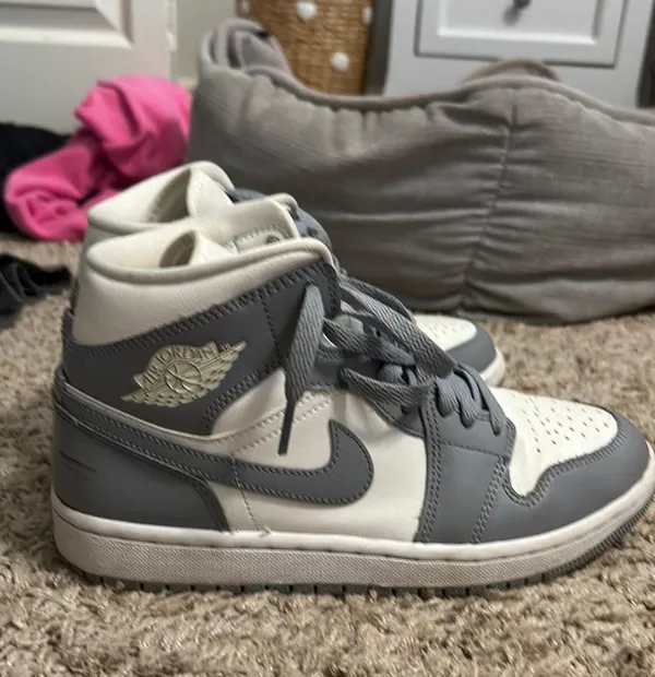 Nike Air Jordans - Image 2
