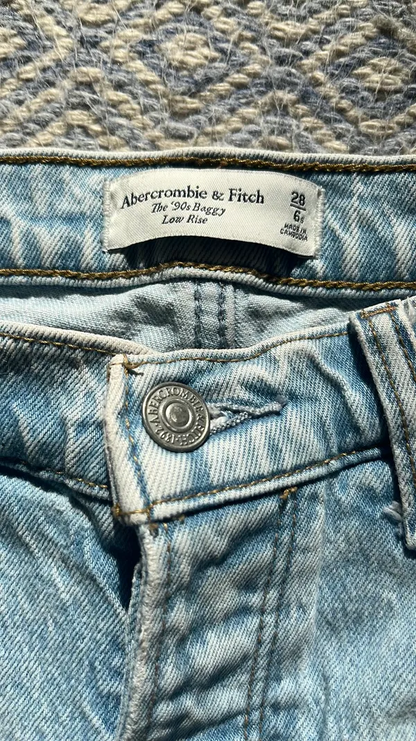 Abercrombie Low-Rise Jeans 90s Baggy - Image 3