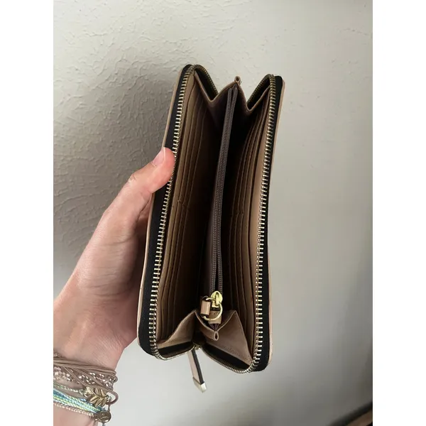 Calvin Klein Zip Up Wallet Brown Tan Gold Logo Preppy Classic Mature Everyday - Image 4