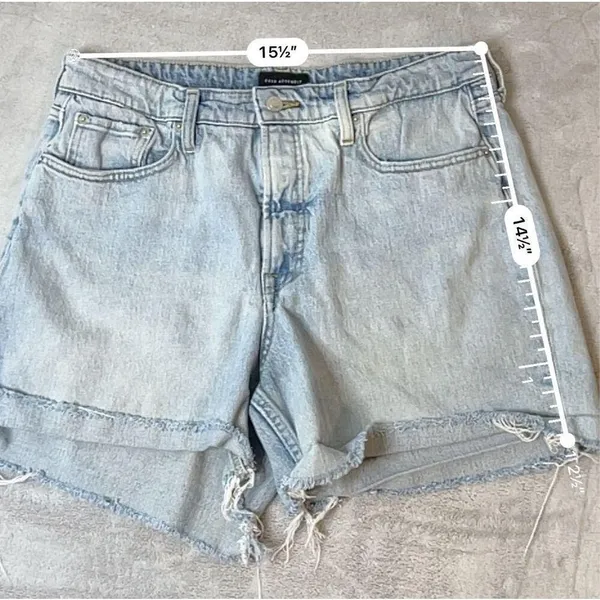 Women’s Denim Light-Medium Wash Cutoff Jean Shorts 14 - Image 5