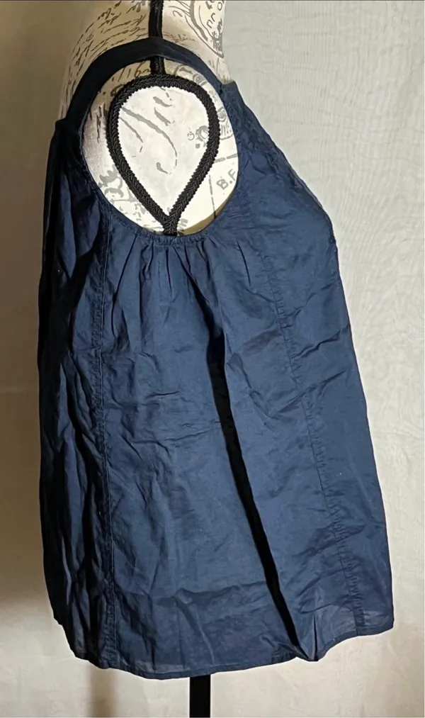Uniqlo women’s blouse small  - Image 2