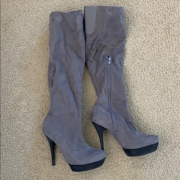 Luxury Rebel Gray Suede Knee High Platform Boots Size 7 - Image 6
