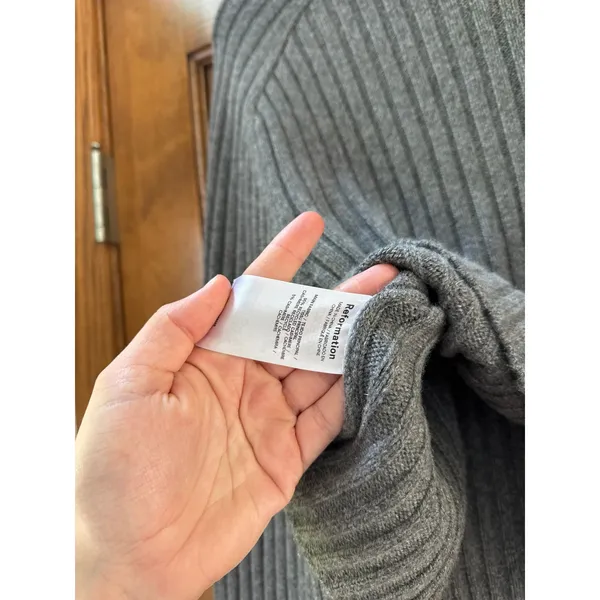 REFORMATION Brooke Cashmere Cropped Turtleneck Sweater in Gray Size XS - Image 7