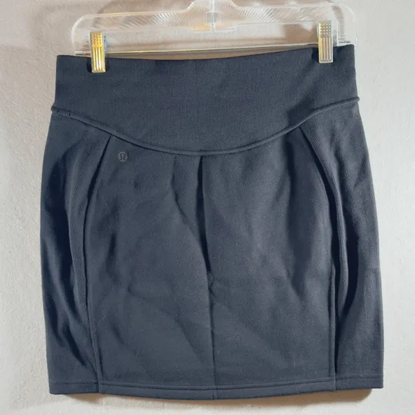 489 | NWT Lululemon Scuba High Rise Mini Skirt Black Soft Fleece‎ M - Image 2
