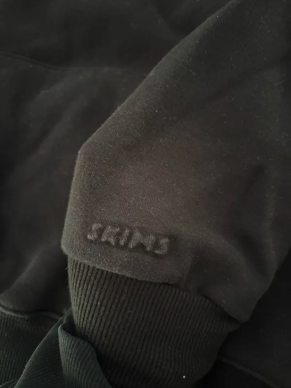 SKIMS Sweatshirt - Image 4