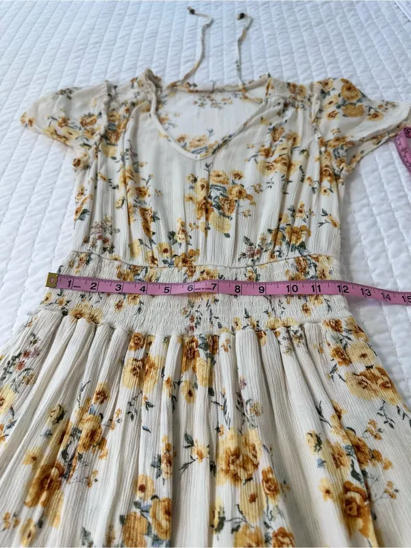Love Crazy Women's M Cream Floral Smocked-Waist Mini Dress V-Neck/Ties Front - Image 5