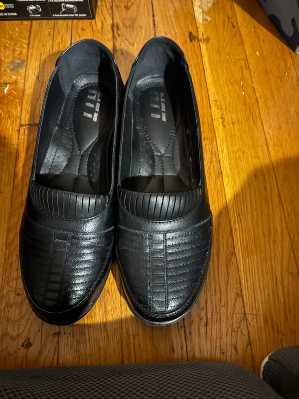 Women’s dress shoes Black Size 9.5 - Image 2