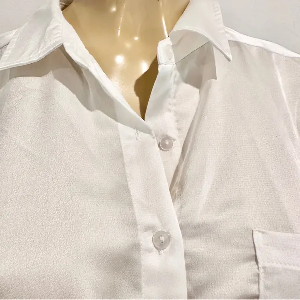 Entro White Satin Blouse Sz M Button Front Shirt Short Sleeves - Image 2