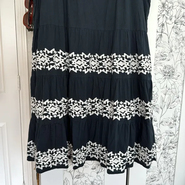 Roller Rabbit Pamela embroidered tiered dress - Image 8
