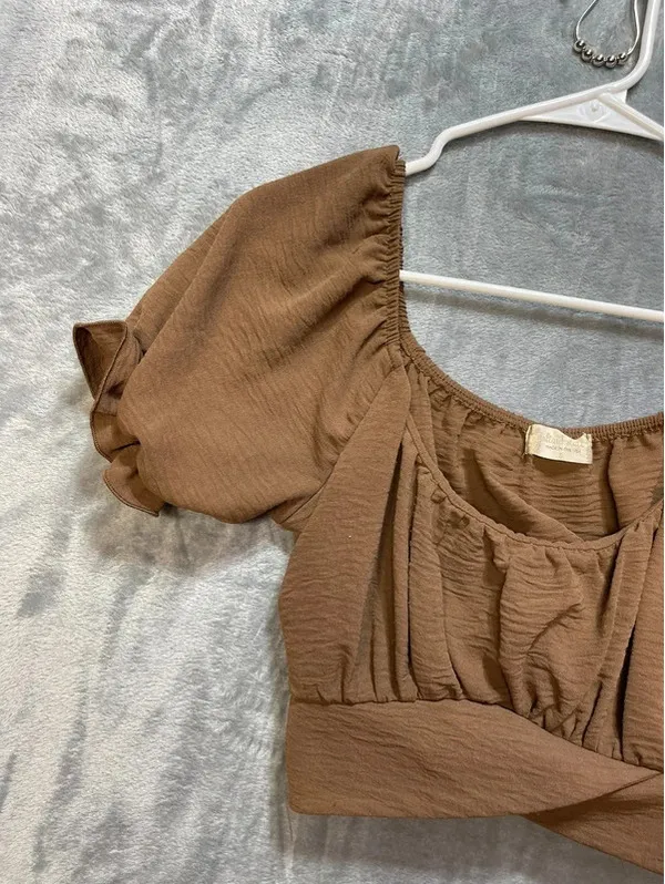 Altar'd State Womens Crop Top Brown Puff Sleeve Back Tie Small - Image 4