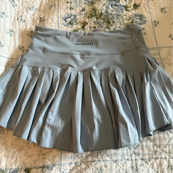 Light blue gold hinge skirt with built in shorts - Image 4