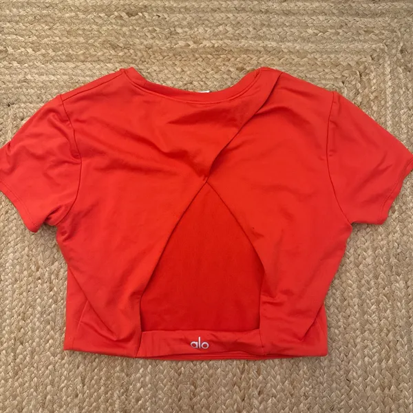 Alo yoga top - Image 3