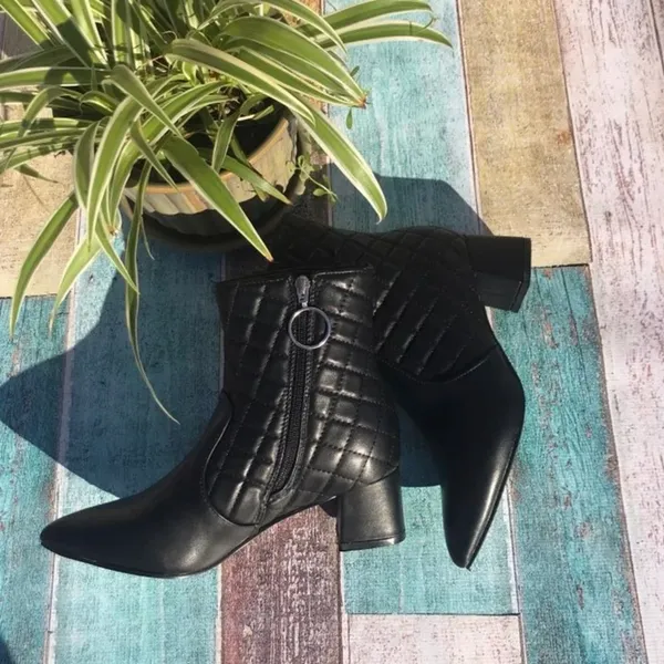 Trary quilted pointed toe ankle boot NEW Size 9 Black - Image 9