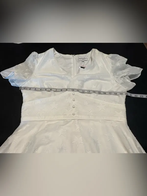 Nicole Miller Women's V-Neck Flutter Sleeve Star Print Ivory Sz. 16 NWT - Image 10