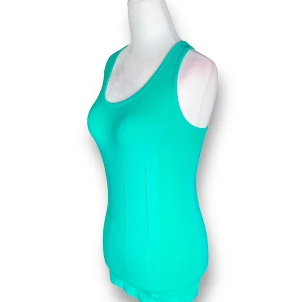 Fabletics Delta Tank Green Racerback Smooth Operator Yoga Pilates Top‎ Small - Image 5