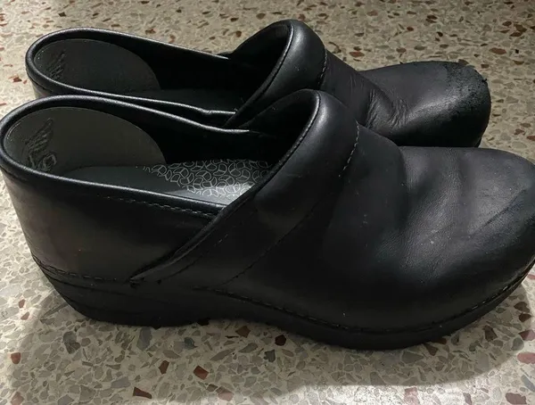 Dansko XP black clogs size 6 - Image 5