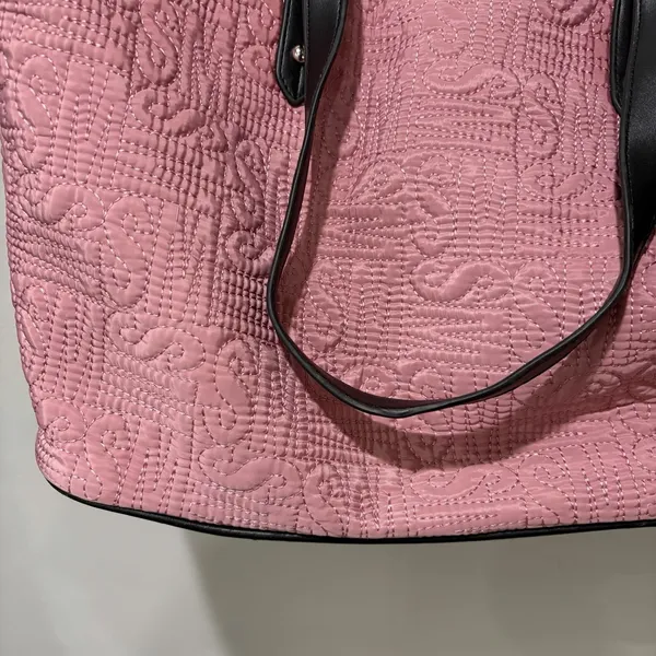Steve‎ Madden Pink quilted tote Travel bag and detachable crossbody Bag Keychain - Image 3