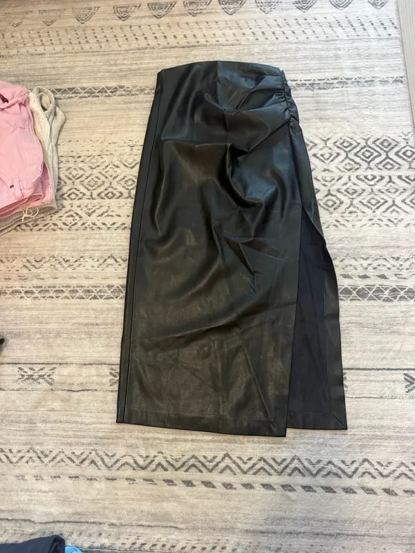Love token black leather skirt with slit - Image 4