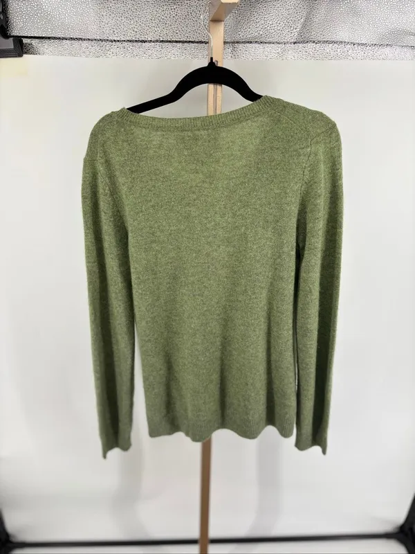 Aspen 2- Ply Cashmere V Neck Sweater Green Size Medium - Image 8