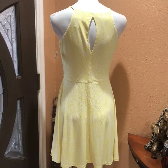Bar III yellow sleeveless NWT dress - Image 5