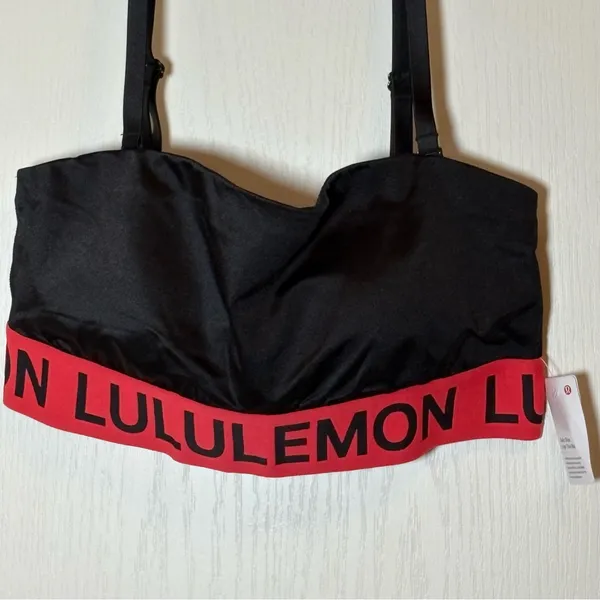 Lululemon Satin Shine Logo Train Bra Light Support, A/B Cup. Color Black/Red - Image 2