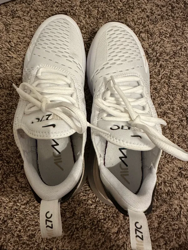 Women’s Nike Air Max 270 Shoes - Image 4